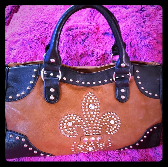 Purse - Picture 1 of 2